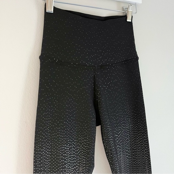 Beyond Yoga Drip Dot High Waisted Midi Leggings Black Gold Metallic Size Small - Picture 5 of 11